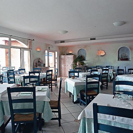 קניגיונה Hotel Del Porto מראה חיצוני תמונה